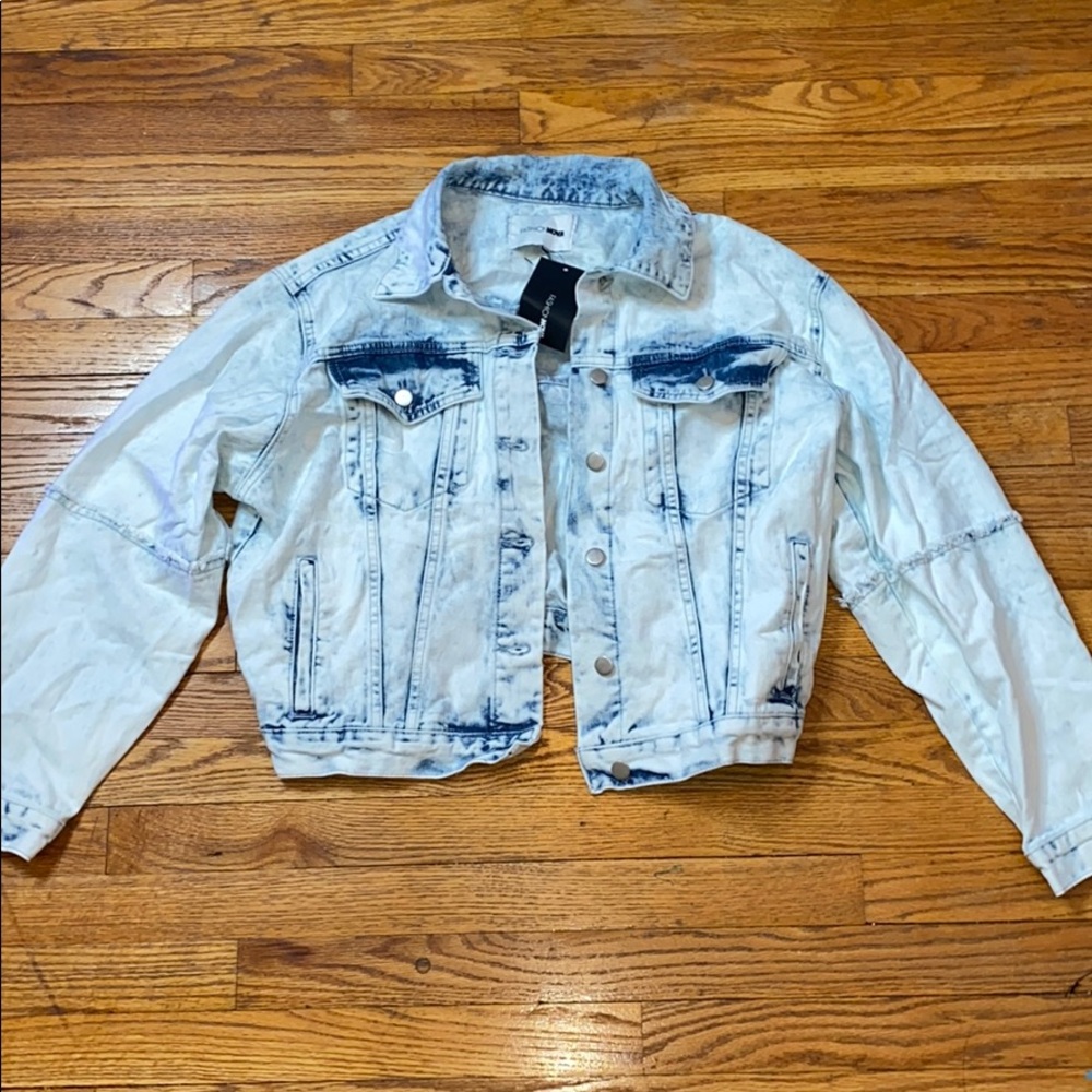 Light wash denim jean jacket